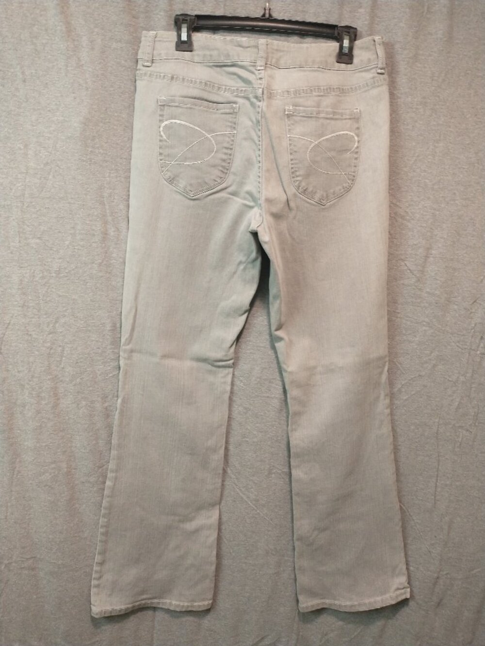 Chicos Platinum light gray stretch denim Size 1.5 (=12) 33 x 31 Good 4 everyday